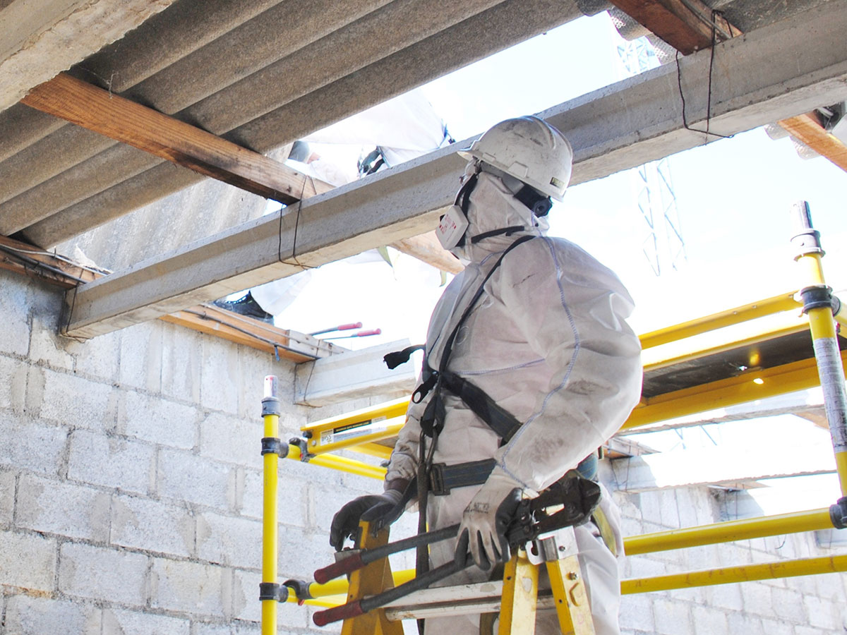アスベスト除去工事